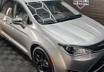 Chrysler Pacifica 61.000 km 25.490 &euro; Bochum 44809