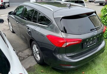 Ford Focus 99.000 km 10.999 &euro; Wuppertal 42115